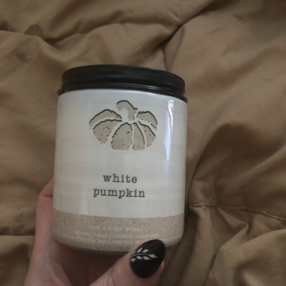 NEW Bath and Body Works White Pumpkin Candle - Picture 1 of 1